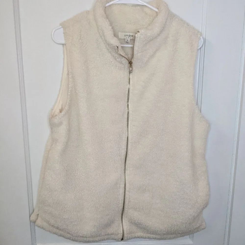 Umgee fury sherpa like zip up vest sz xl